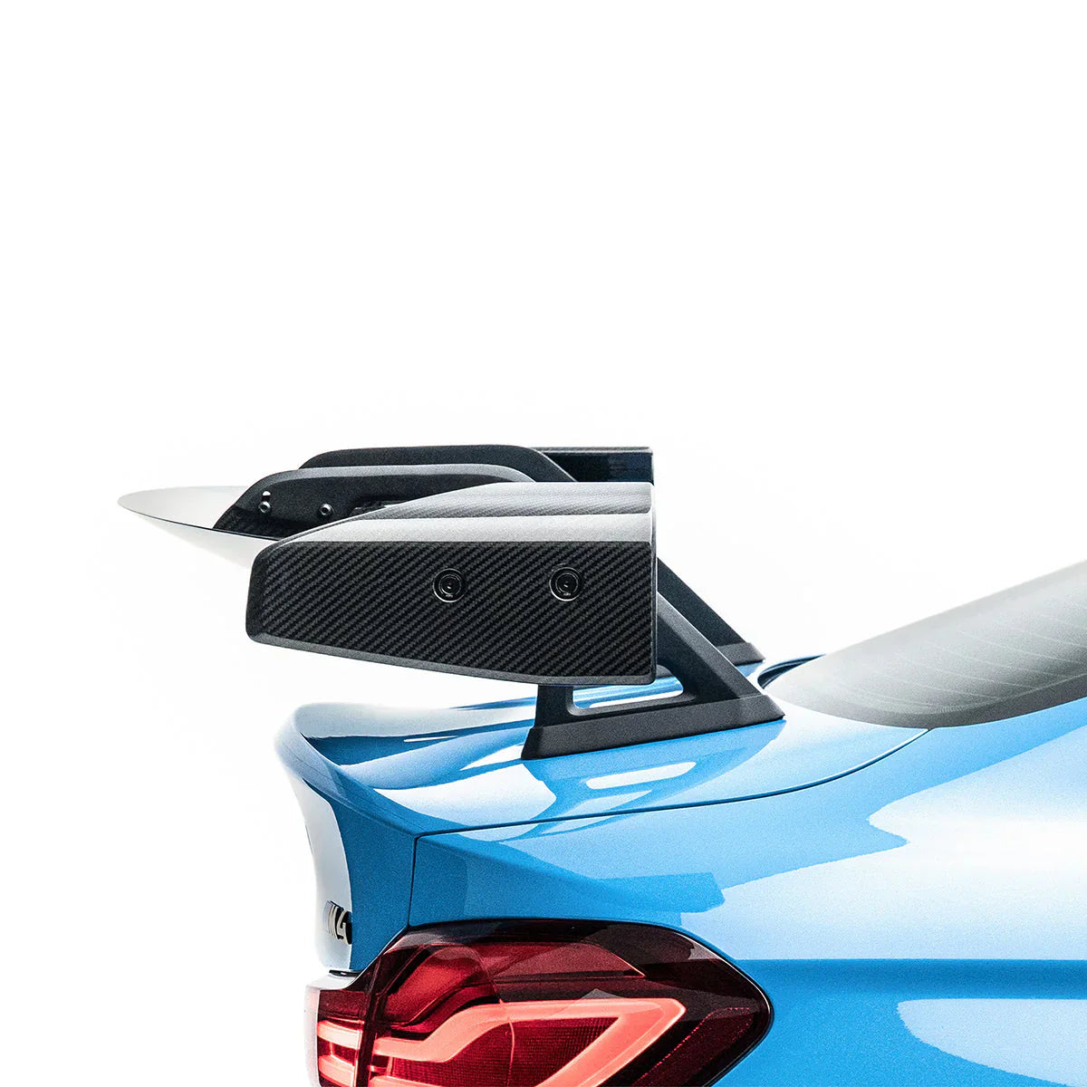 BMW F82 M4 – skrzydło GT Swan Neck AT-R1 carbon ADRO