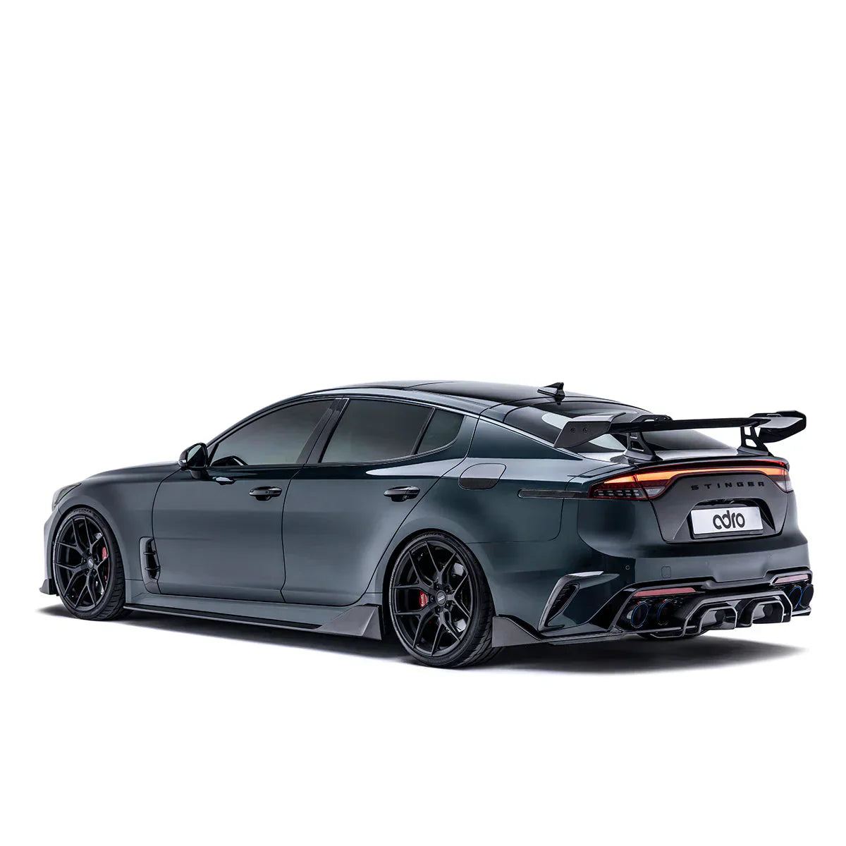 KIA Stinger AT-R2 – skrzydło swan neck carbon ADRO