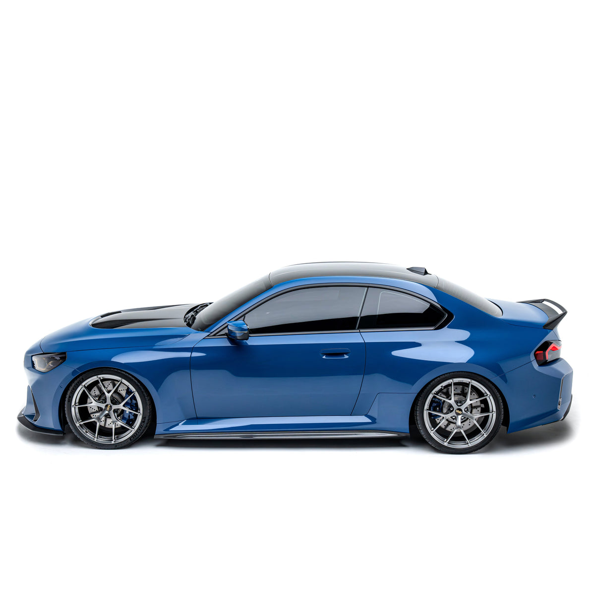 BMW G87 M2 – przedni zderzak carbon ADRO