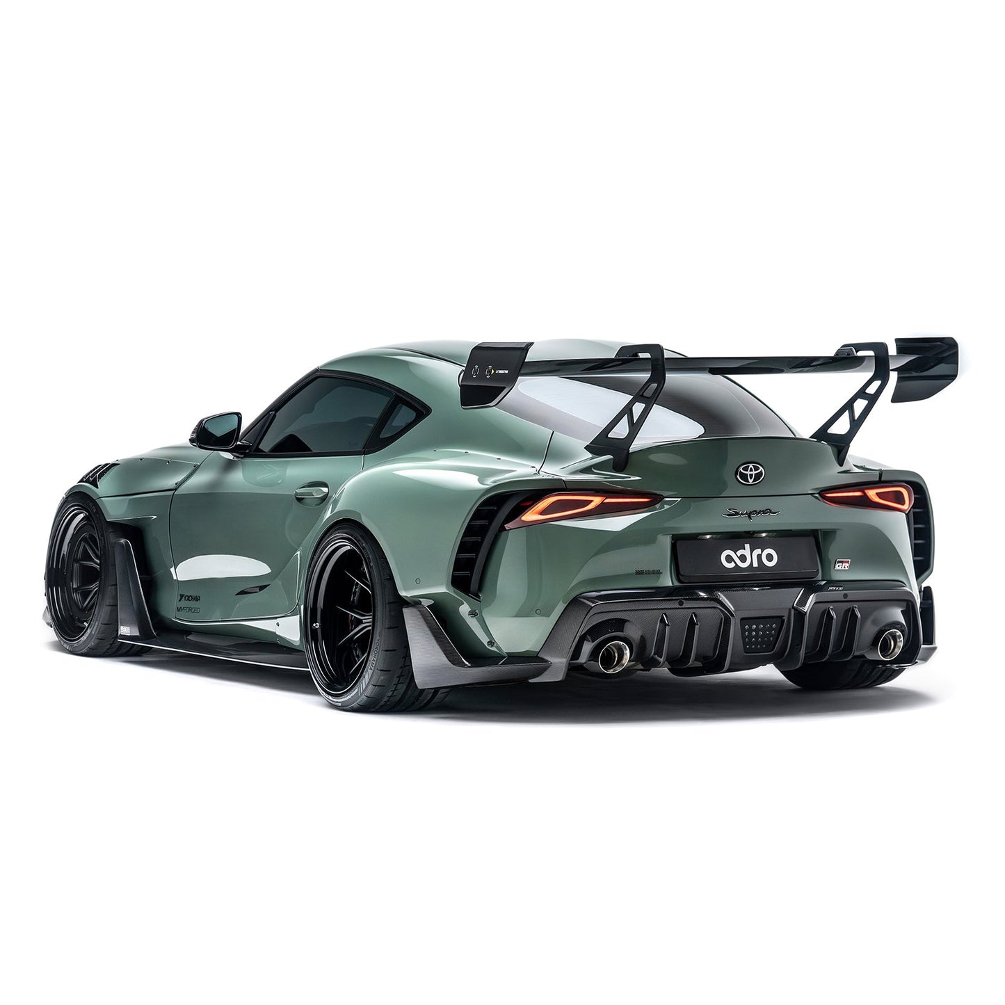 Toyota GR Supra – regulowane skrzydło Swan Neck AT-P1 carbon ADRO