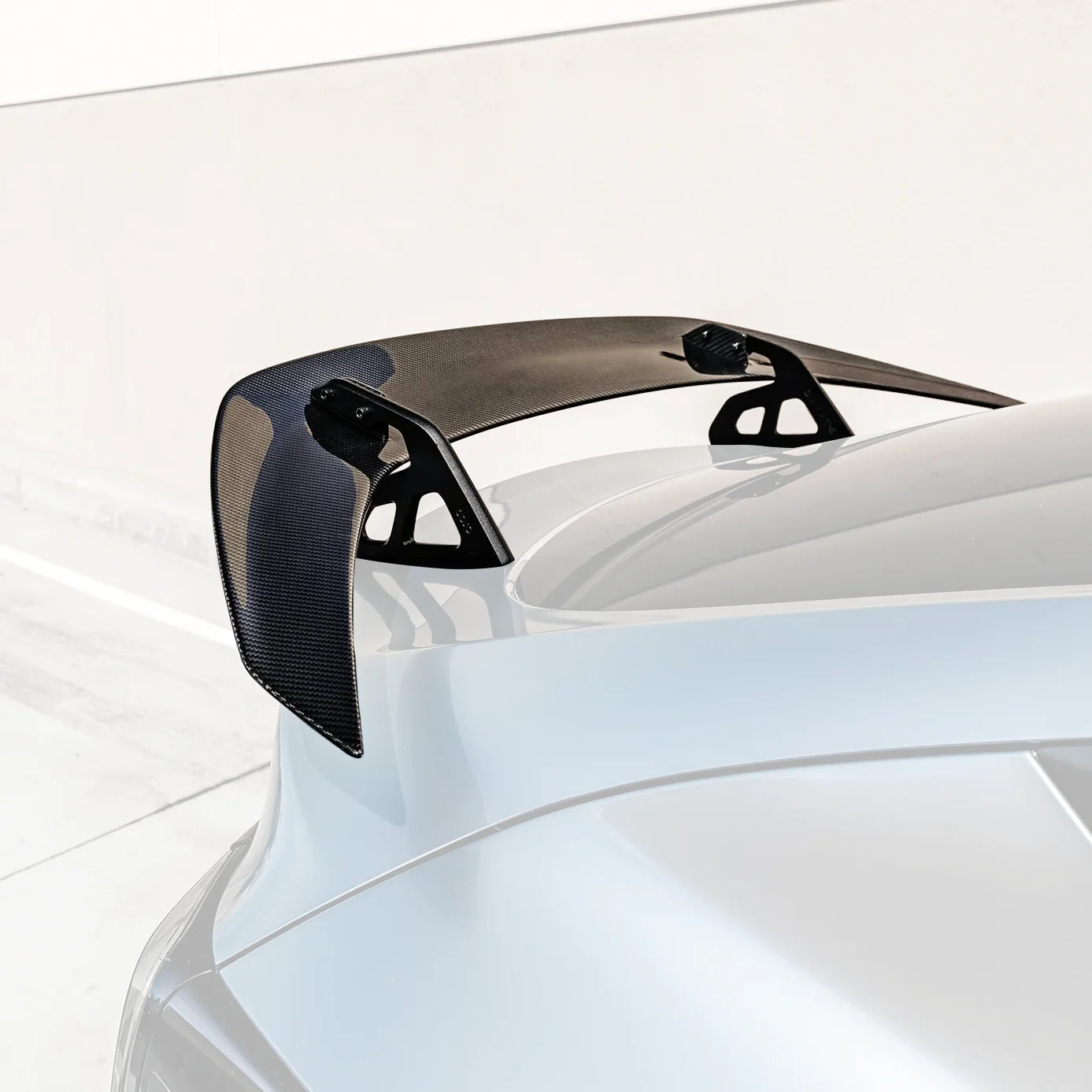 tesla-model-y-at-s-swan-neck-wing_image_1