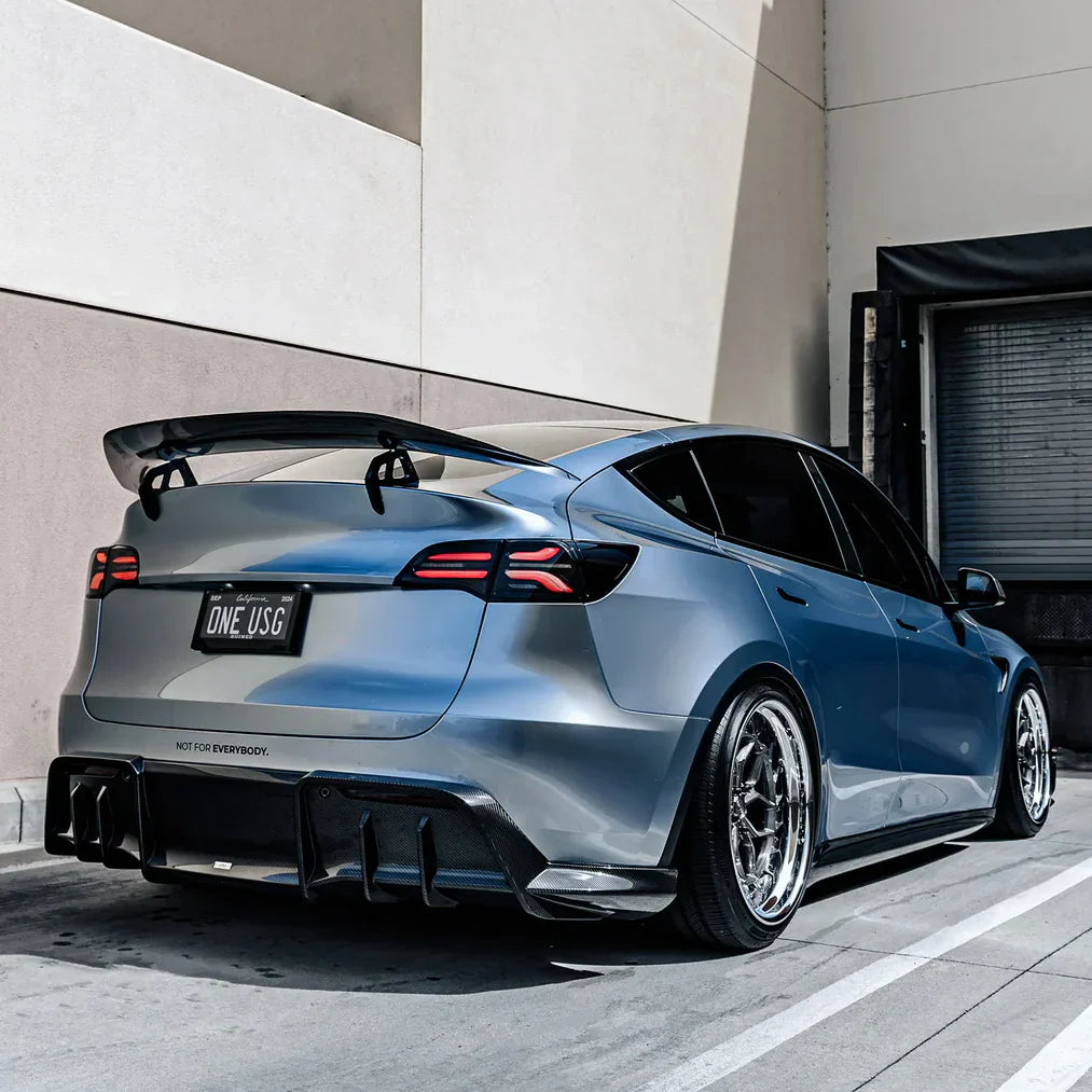 Tesla Model Y – skrzydło swan neck AT-S carbon ADRO