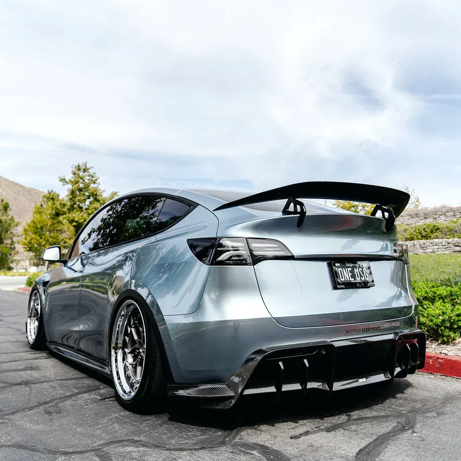 Tesla Model Y – skrzydło swan neck AT-S carbon ADRO