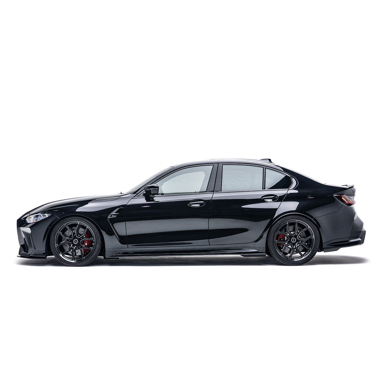 BMW G80 M3 – progi boczne carbon ADRO