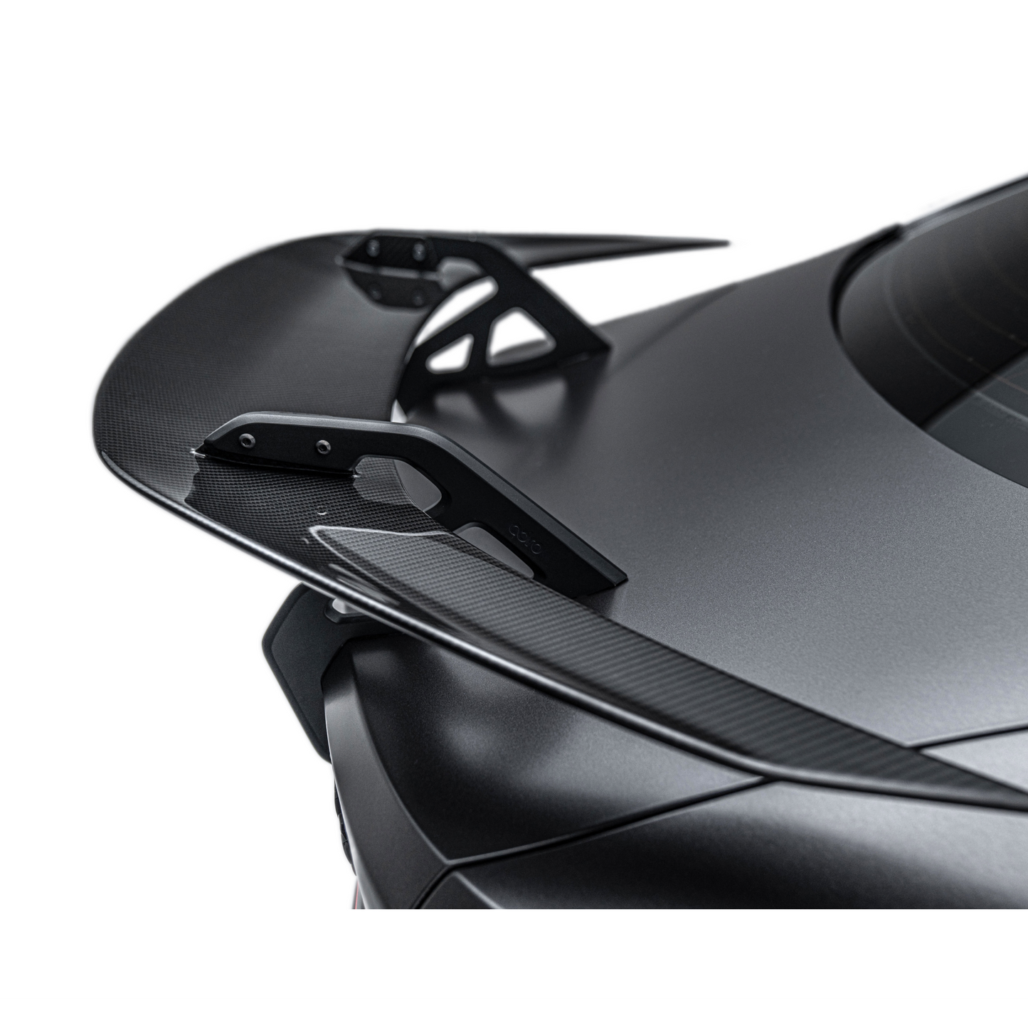 BMW G82 M4 – tylne skrzydło Swan Neck AT-S carbon ADRO