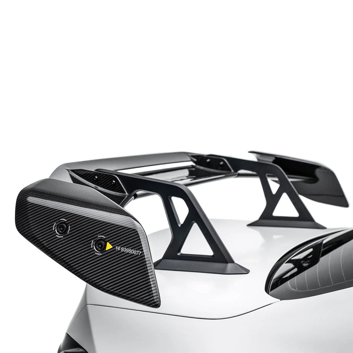 bmw-g87-m2-at-r3-swan-neck-wing_image_1