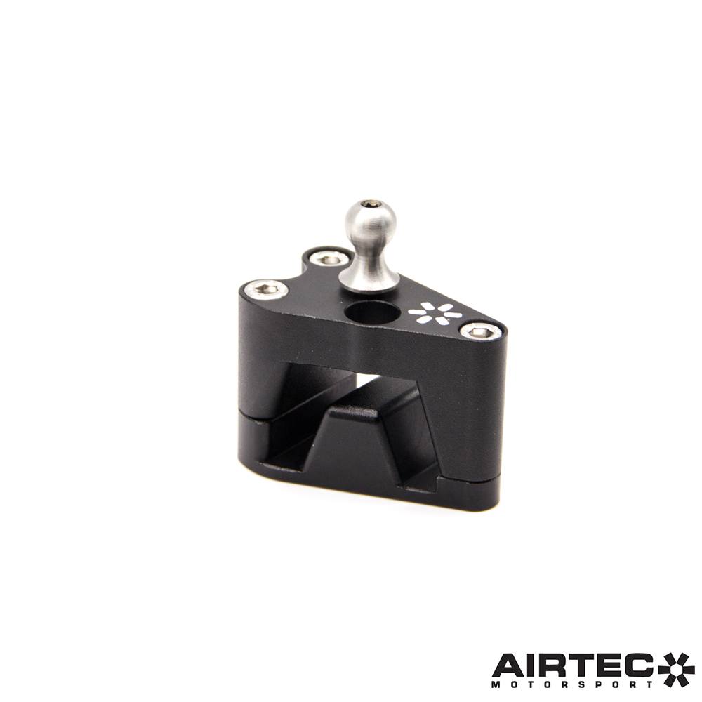 AIRTEC Motorsport Adapter skracający skok biegów do Ford Fiesta Mk8 ST (2)