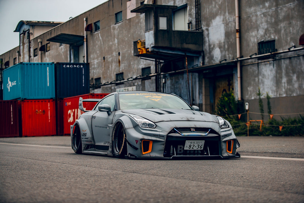 Nissan GT-R R35 – bodykit widebody LB-Silhouette WORKS V2 FRP Liberty Walk – zdjęcie 3