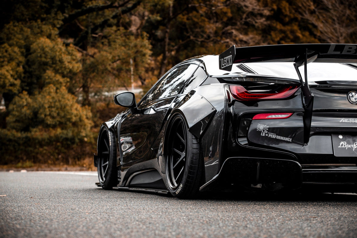 BMW i8 (I12) – bodykit widebody LB-WORKS V1 carbon Liberty Walk – zdjęcie 1