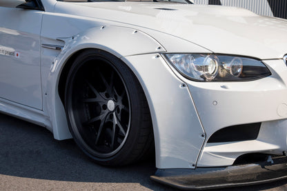 BMW M3 E92 – bodykit widebody LB-WORKS V2 FRP Liberty Walk – zdjęcie 6