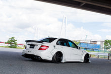 Mercedes-AMG C63 W204 – bodykit widebody LB-WORKS Coupe + Sedan FRP Liberty Walk – zdjęcie 1
