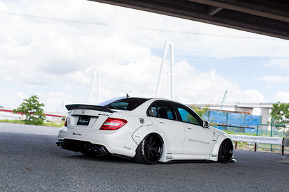 Mercedes-AMG C63 W204 – bodykit widebody LB-WORKS Coupe + Sedan FRP Liberty Walk – zdjęcie 1