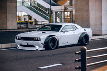Dodge Challenger – bodykit widebody LB-WORKS FRP Liberty Walk – zdjęcie 1