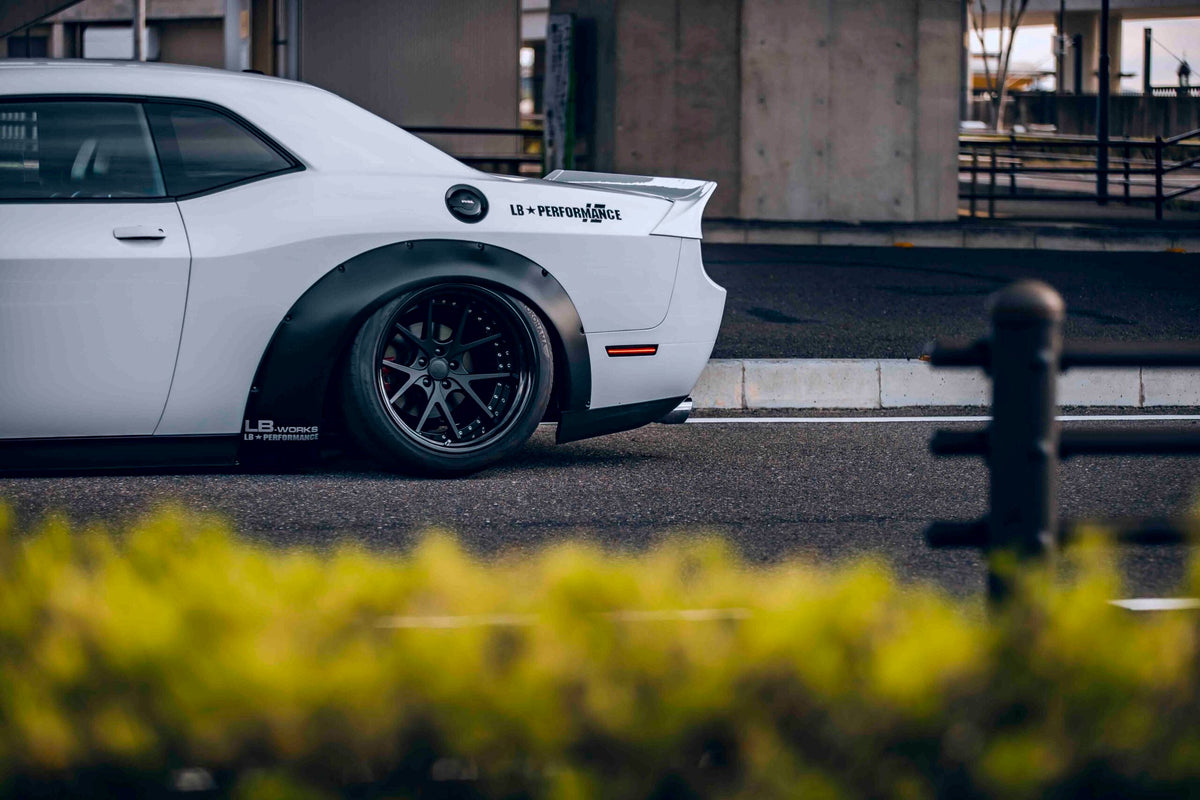 Dodge Challenger – bodykit widebody LB-WORKS FRP Liberty Walk – zdjęcie 6