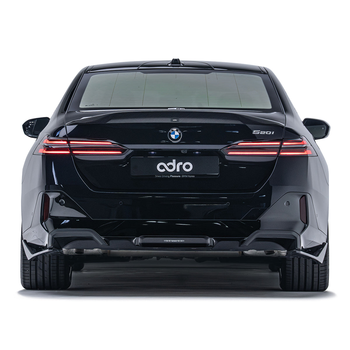 BMW G60 Seria 5 – boczne lotki dyfuzora ADRO (carbon)