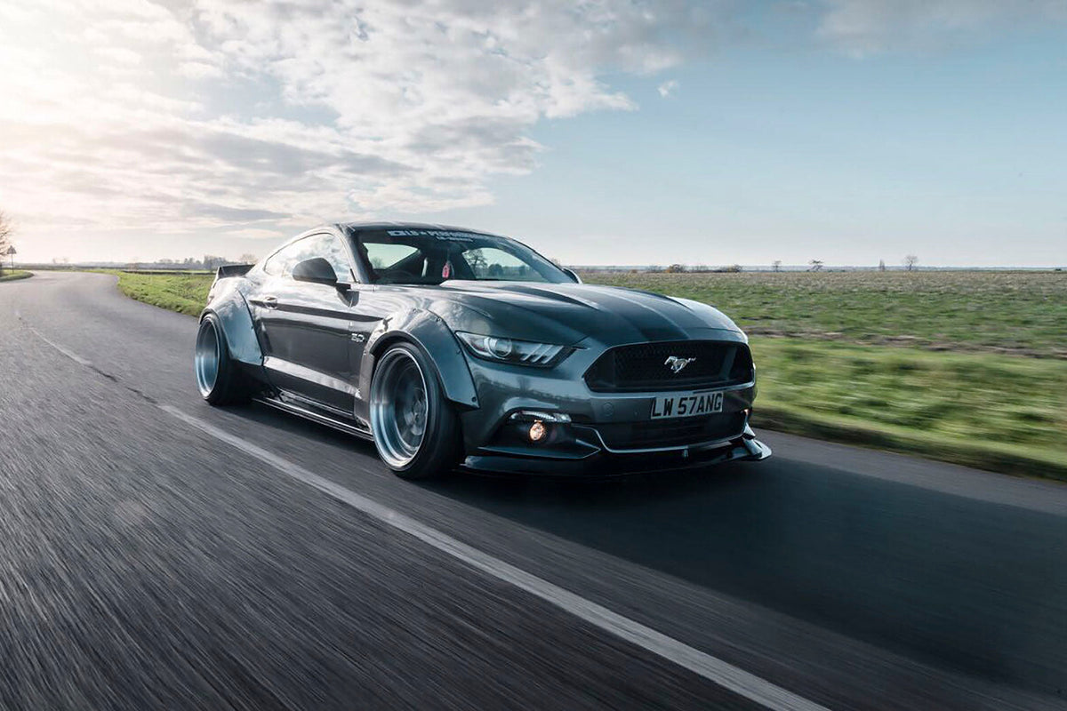 Ford Mustang (S550) – bodykit widebody LB-WORKS FRP Liberty Walk – zdjęcie 5
