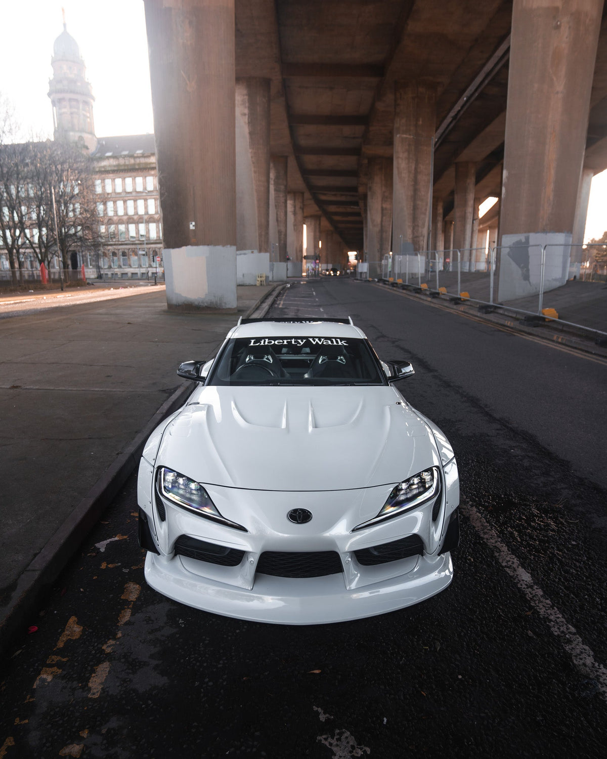 Toyota GR Supra A90 – bodykit widebody LB-WORKS V2 z maską FRP Liberty Walk – zdjęcie 34