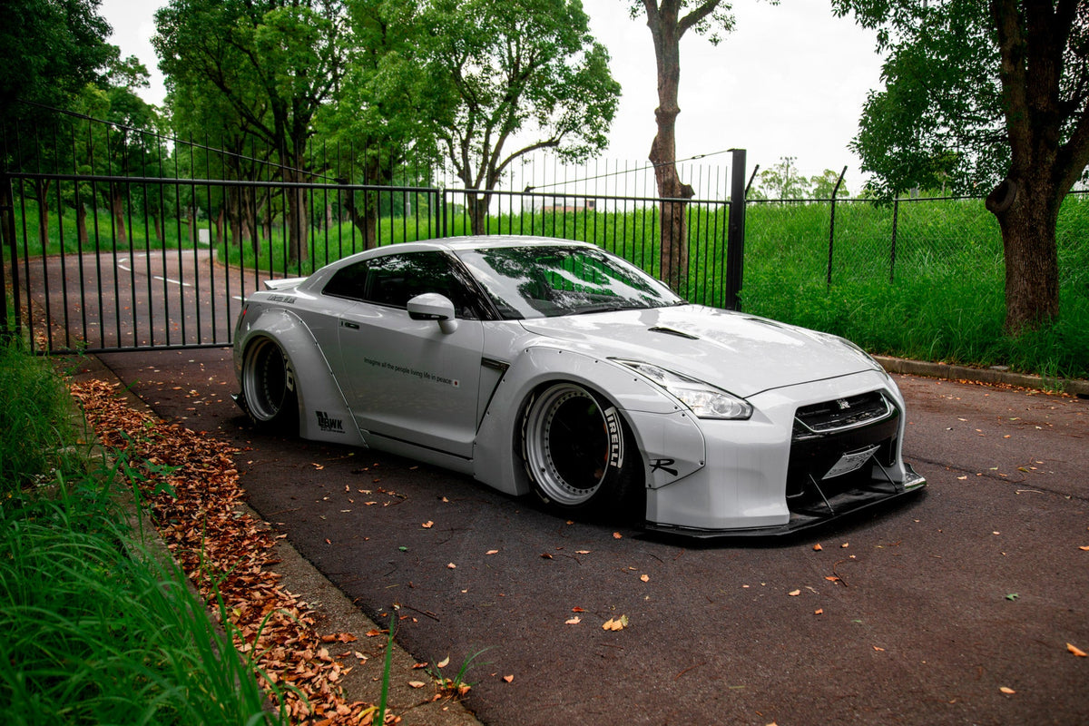 Nissan GT-R R35 – bodykit widebody LB-WORKS V2 FRP Liberty Walk – zdjęcie 1