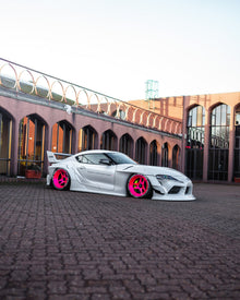 Toyota GR Supra A90 – bodykit widebody LB-WORKS V2 z maską FRP Liberty Walk – zdjęcie 2
