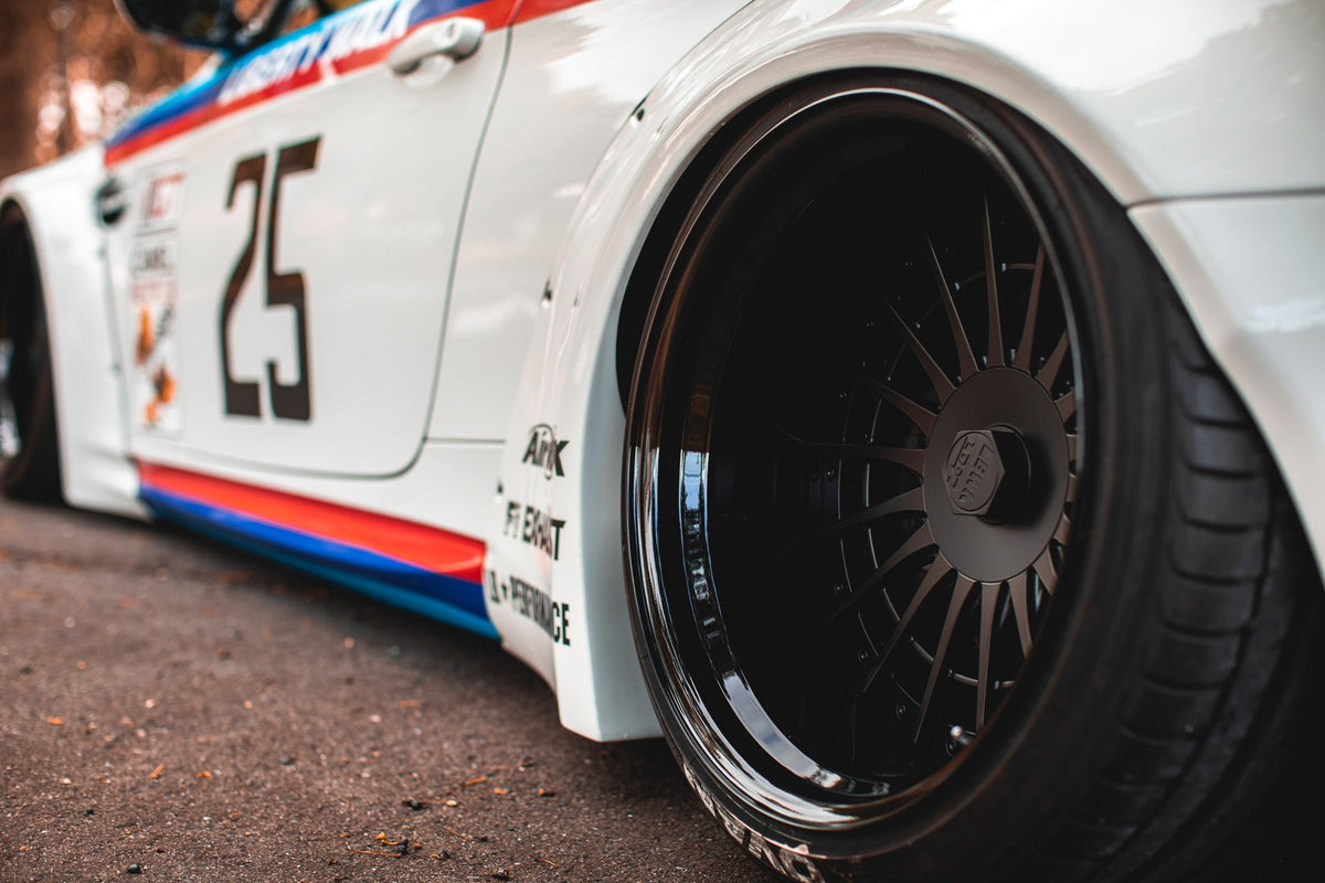 BMW M3 E92 – bodykit widebody LB-WORKS V2 carbon Liberty Walk – zdjęcie 3