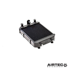 AIRTEC Motorsport Wydajniejsza chłodnica pomocnicza do VW Golf Mk7 R, Audi S3, Seat Leon, Audi TT (2)