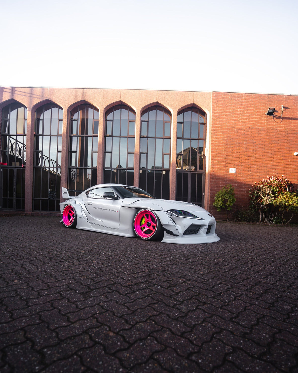 Toyota GR Supra A90 – bodykit widebody LB-WORKS V2 z maską FRP Liberty Walk – zdjęcie 18