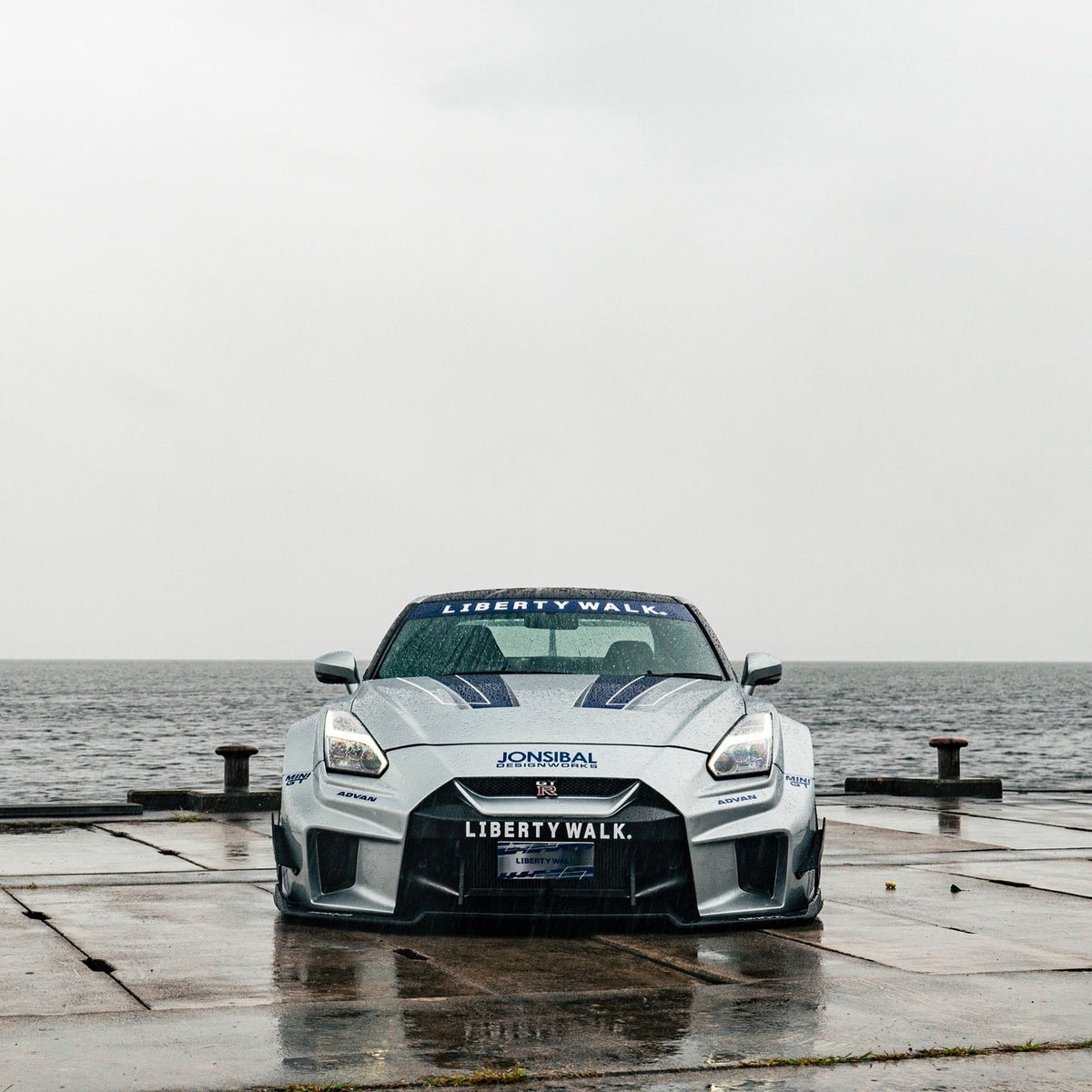 Nissan GT-R R35 – bodykit widebody LB-Silhouette WORKS V2 FRP Liberty Walk – zdjęcie 6