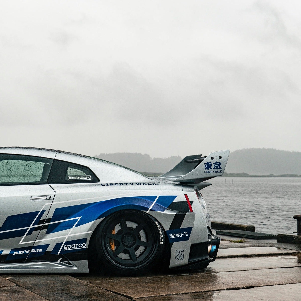 Nissan GT-R R35 – bodykit widebody LB-Silhouette WORKS V2 FRP Liberty Walk – zdjęcie 9