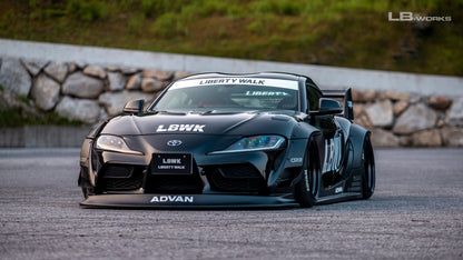 Toyota GR Supra A90 – bodykit widebody LB-WORKS V2 z maską FRP Liberty Walk – zdjęcie 8