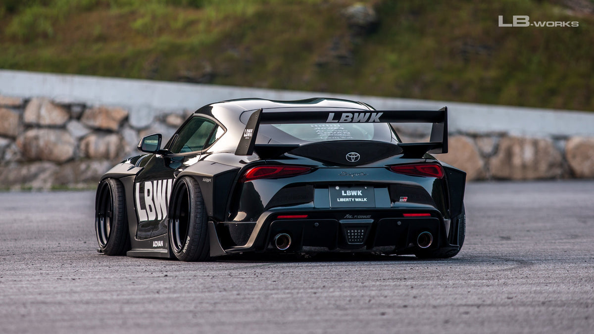 Toyota GR Supra A90 – bodykit widebody LB-WORKS V2 z maską FRP Liberty Walk – zdjęcie 10