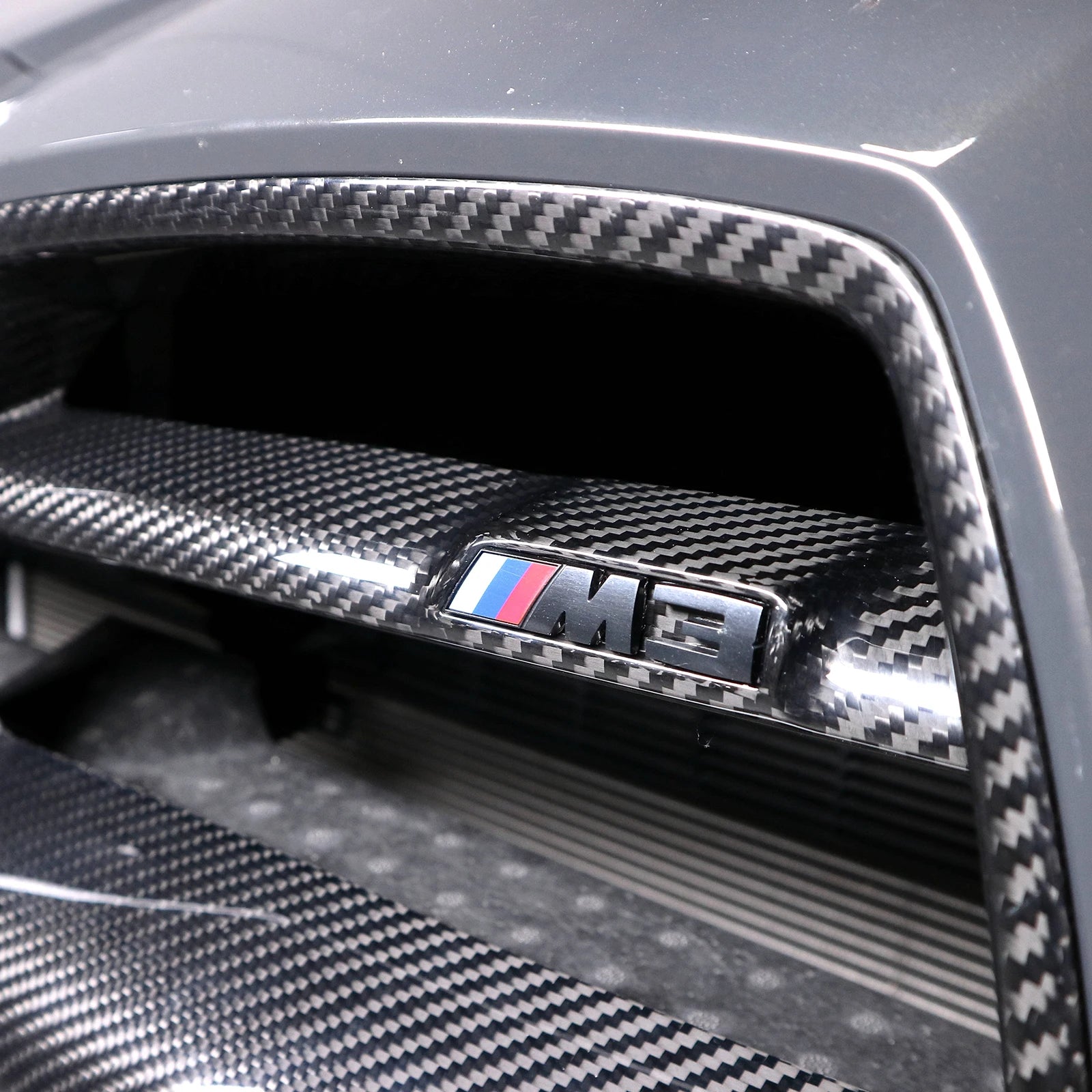 V style Dry Carbon grill BMW M3 G80/G81 / BMW M4 G82/83