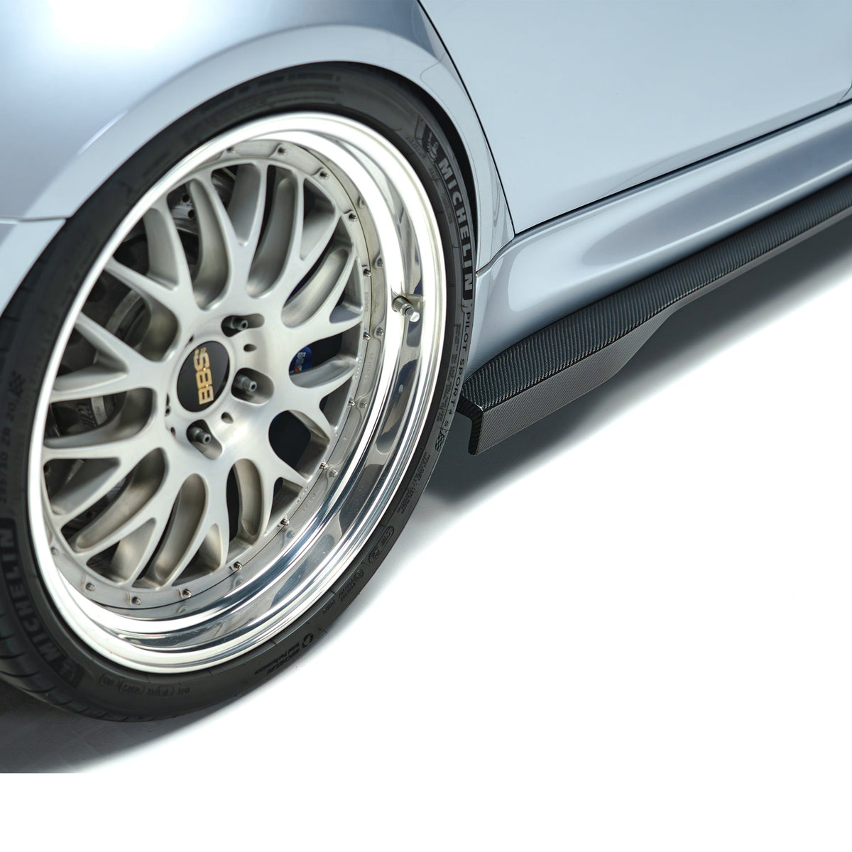 BMW F80 M3 – progi boczne Final Edition carbon ADRO