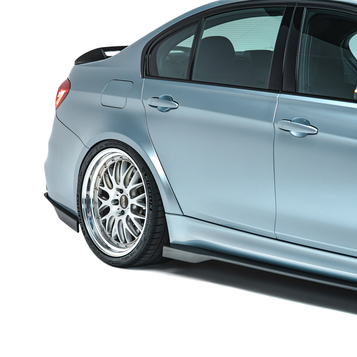 BMW F80 M3 – progi boczne Final Edition carbon ADRO