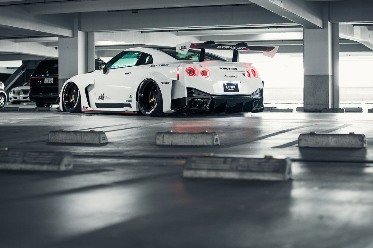 Nissan GT-R R35 – bodykit widebody LB-Silhouette WORKS V1 FRP + dry carbon Liberty Walk – zdjęcie 3