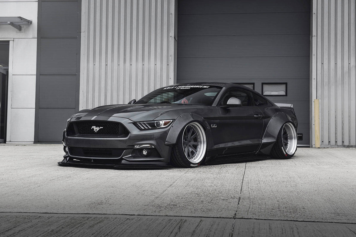 Ford Mustang (S550) – bodykit widebody LB-WORKS FRP Liberty Walk – zdjęcie 1