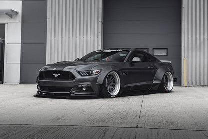Ford Mustang (S550) – bodykit widebody LB-WORKS FRP Liberty Walk – zdjęcie 1