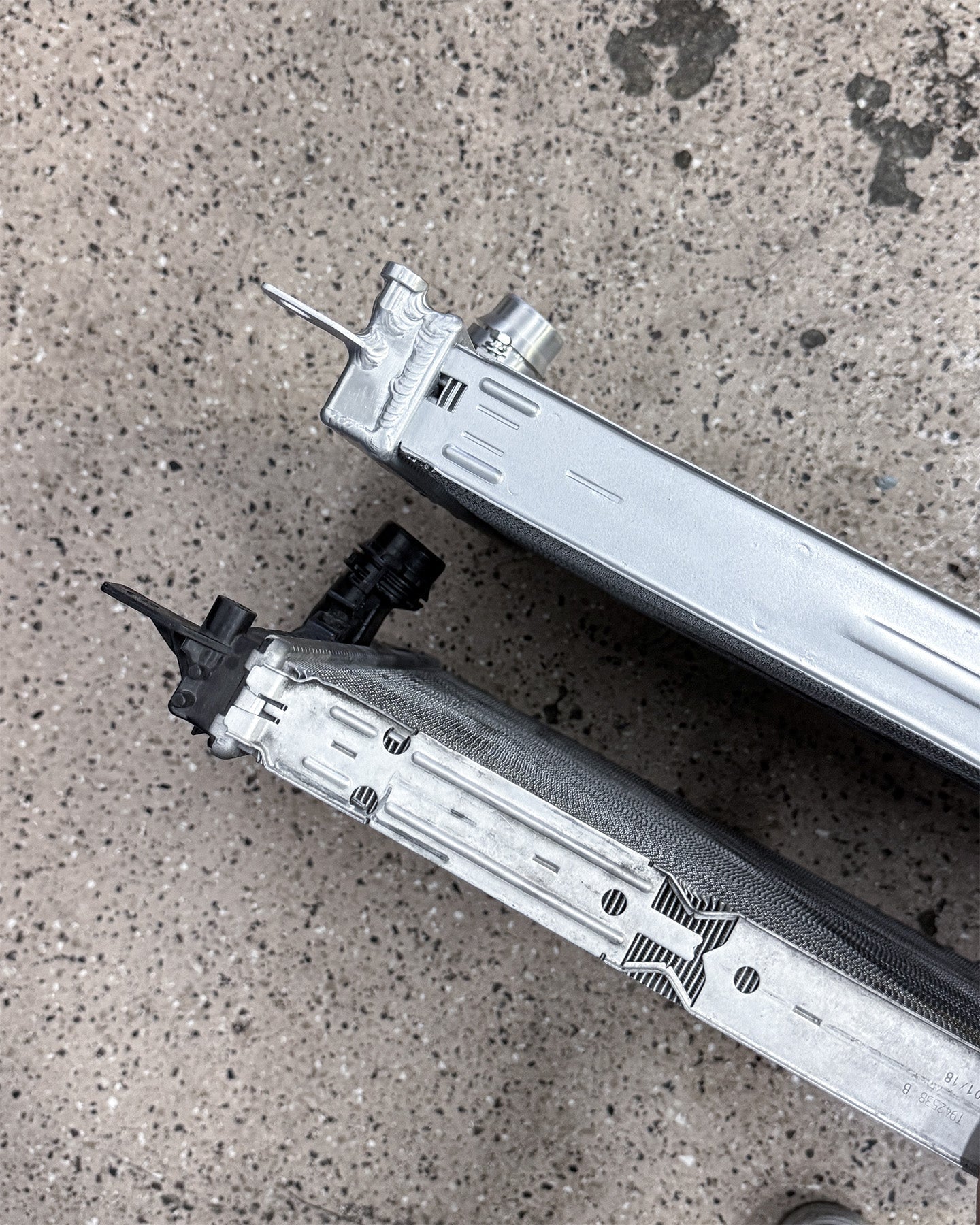 CSF Chłodnica BMW 230i (F22/F23), 230i xDrive (F22/F23), 330i (F3X), 330i GT xDrive (F3X), 330i xDrive (F3X), 340i (F3X), 340i GT xDrive (F3X), 340i xDrive (F3X), 430i (F3X), 430i Gran Coupe (F3X), 430i xDrive (F3X), 430i xDrive Gran Coupe (F3X), 440i (F3X), 440i Gran Coupe (F3X), 440i xDrive (F3X), 440i xDrive Gran Coupe (F3X), M240i (F22/F23), M240i xDrive (F22/F23) - zdjęcie 8