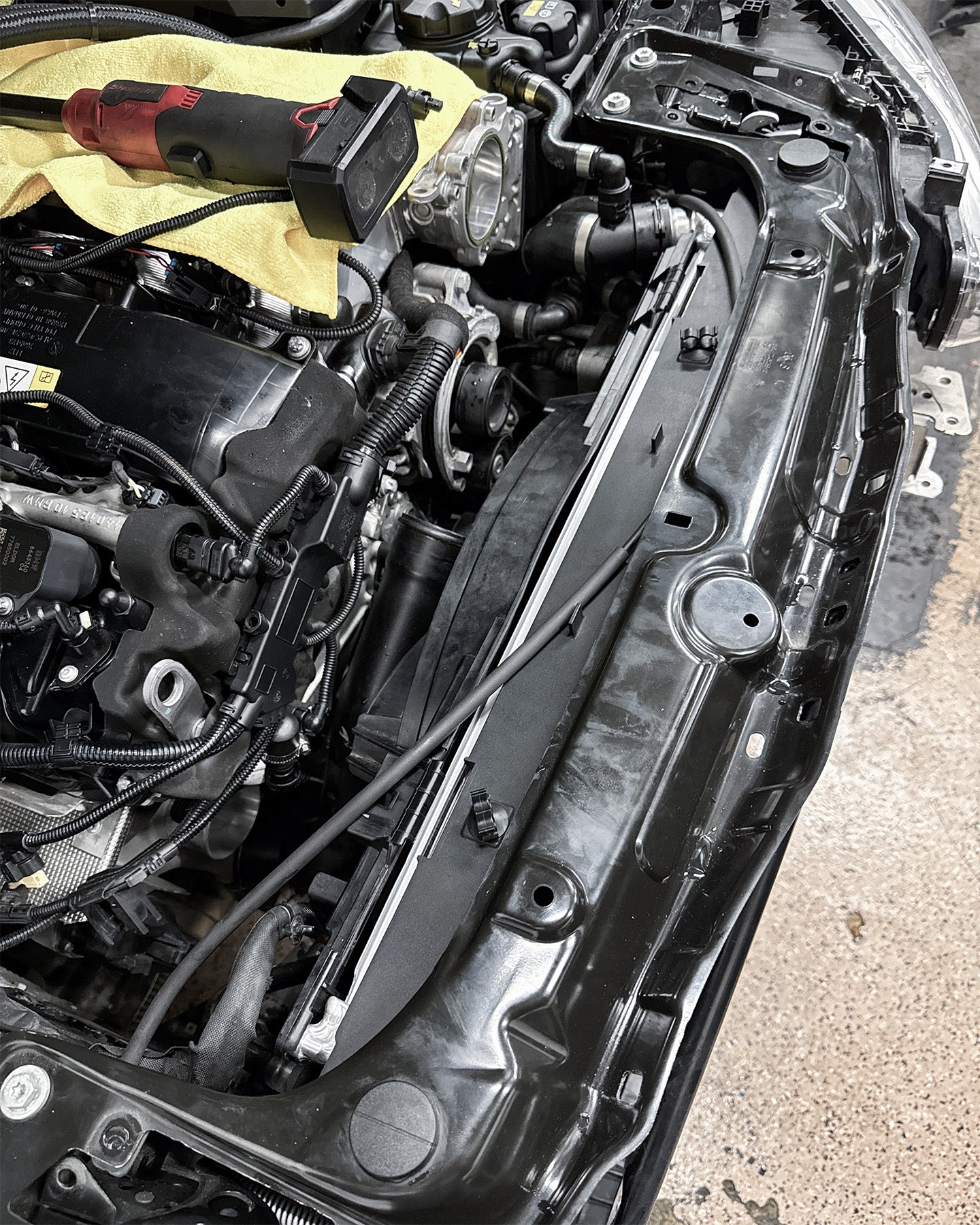 CSF Chłodnica BMW 230i (F22/F23), 230i xDrive (F22/F23), 330i (F3X), 330i GT xDrive (F3X), 330i xDrive (F3X), 340i (F3X), 340i GT xDrive (F3X), 340i xDrive (F3X), 430i (F3X), 430i Gran Coupe (F3X), 430i xDrive (F3X), 430i xDrive Gran Coupe (F3X), 440i (F3X), 440i Gran Coupe (F3X), 440i xDrive (F3X), 440i xDrive Gran Coupe (F3X), M240i (F22/F23), M240i xDrive (F22/F23) - zdjęcie 13