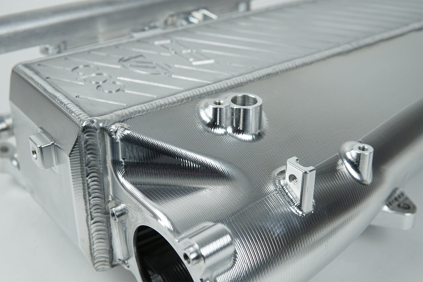 CSF Kolektor Intercoolera BMW, INEOS, Toyota 540i, 540i xDrive, 740i, 740i xDrive, 745e, 745e xDrive, 840i, 840i Gran Coupe, 840i xDrive, 840i xDrive Gran Coupe, GR Supra, Grenadier, Grenadier Quartermaster, M240i, M240i xDrive, M340i, M340i xDrive, M440i, M440i Gran Coupe, M440i xDrive, M440i xDrive Gran Coupe, X3, X4, X5, X6, X7, Z4 - zdjęcie 3