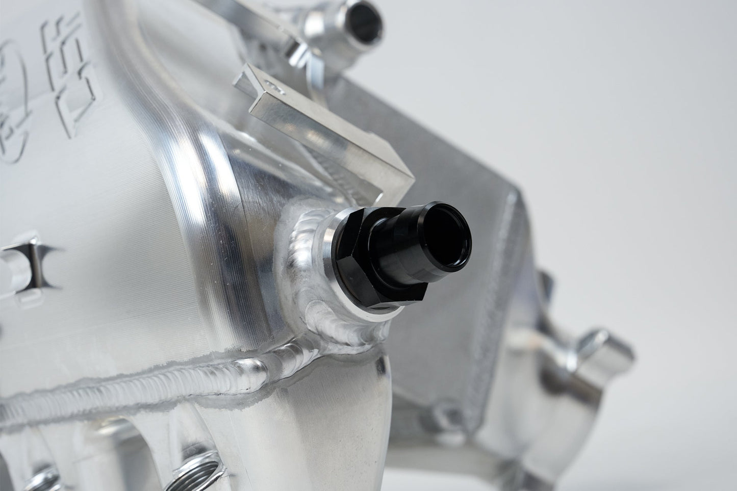 CSF Kolektor Intercoolera BMW M2 (G87), M3 (G8X), M4 (G8X), X3 (F97), X4 (F98) - zdjęcie 4