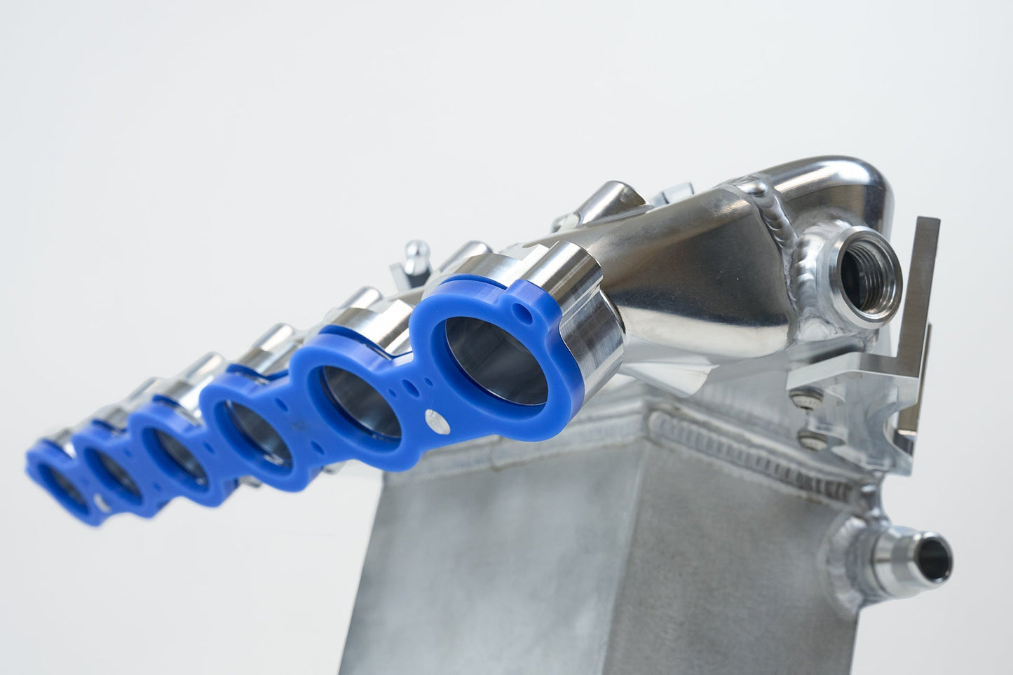 CSF Kolektor Intercoolera BMW M2 (G87), M3 (G8X), M4 (G8X), X3 (F97), X4 (F98) - zdjęcie 6