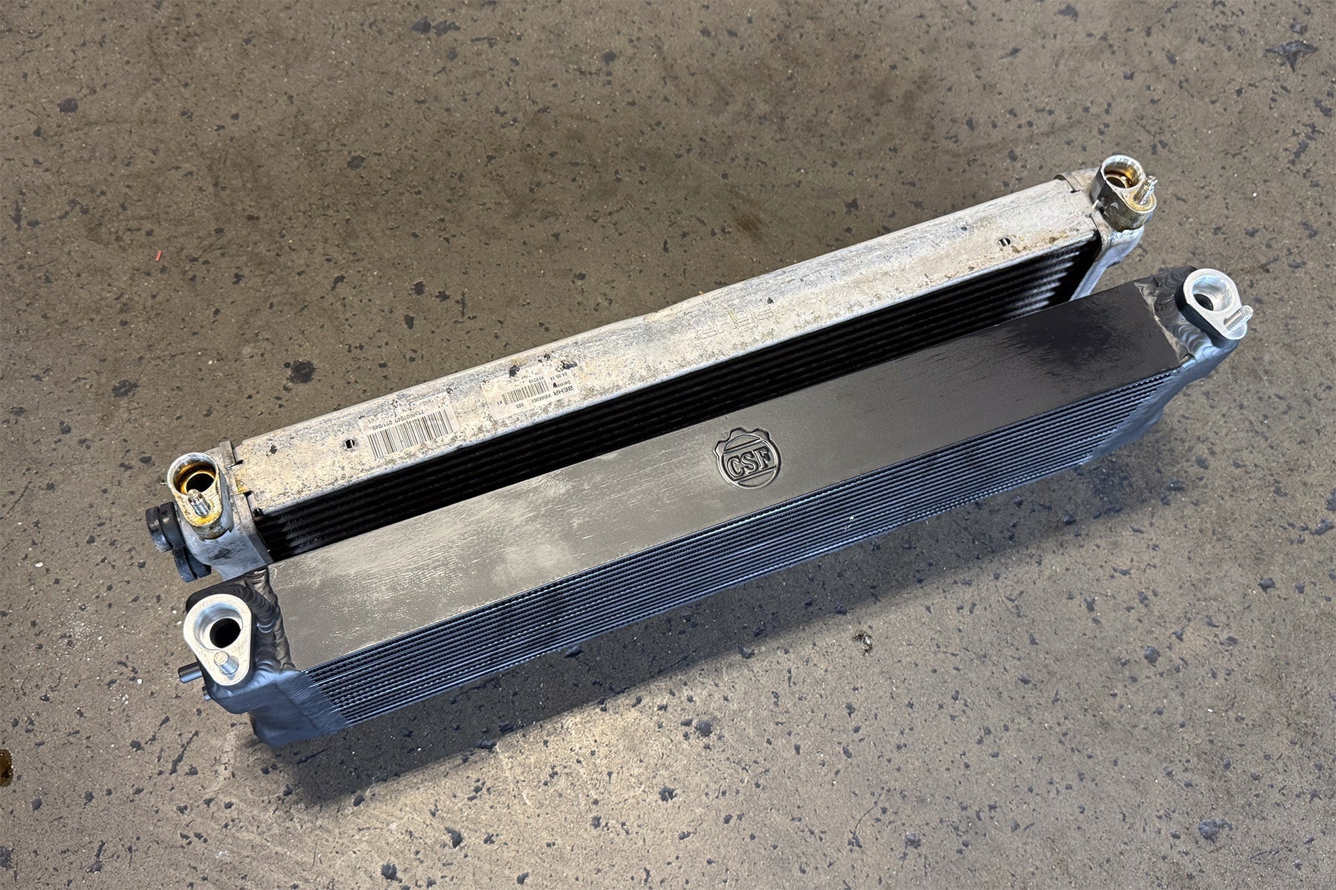 CSF Chłodnica Oleju Silnikowego BMW M5 (F10, F90), M5 Touring (F10), M6 (F06, F12/F13), M6 Gran Coupe (F06), M8 (F91/F92), M8 Gran Coupe (F93), M850i xDrive (G14/G15, G16), M850i xDrive Gran Coupe (G16, G9X) - zdjęcie 6