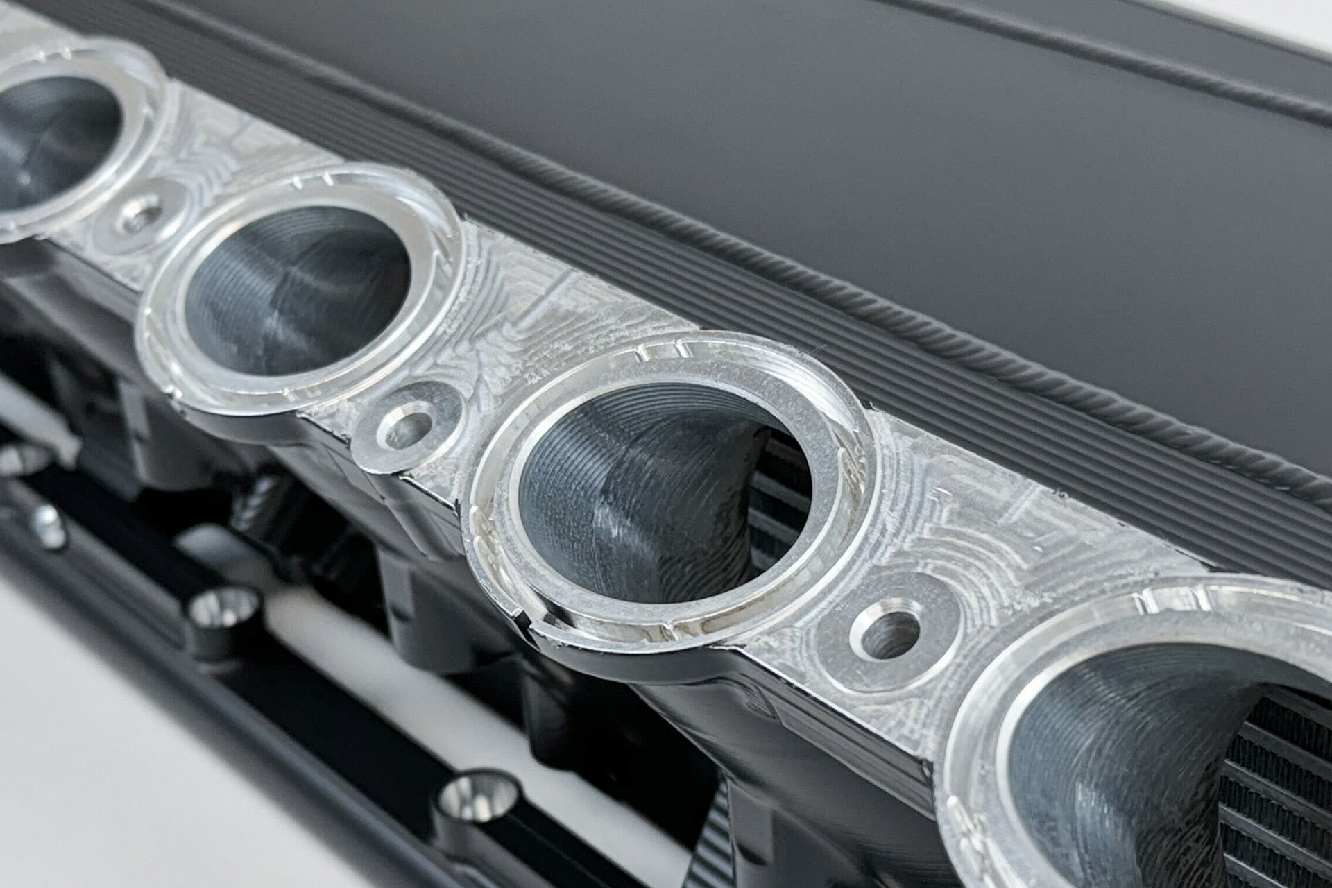 CSF Kolektor Intercoolera BMW, INEOS, Toyota 540i, 540i xDrive, 740i, 740i xDrive, 745e xDrive, 840i, 840i Gran Coupe, 840i xDrive, 840i xDrive Gran Coupe, GR Supra, Grenadier, Grenadier Quartermaster, M240i, M240i xDrive, M340i, M340i xDrive, M440i, M440i Gran Coupe, M440i xDrive, M440i xDrive Gran Coupe, X3, X4, X5, X6, X7, Z4 - zdjęcie 8