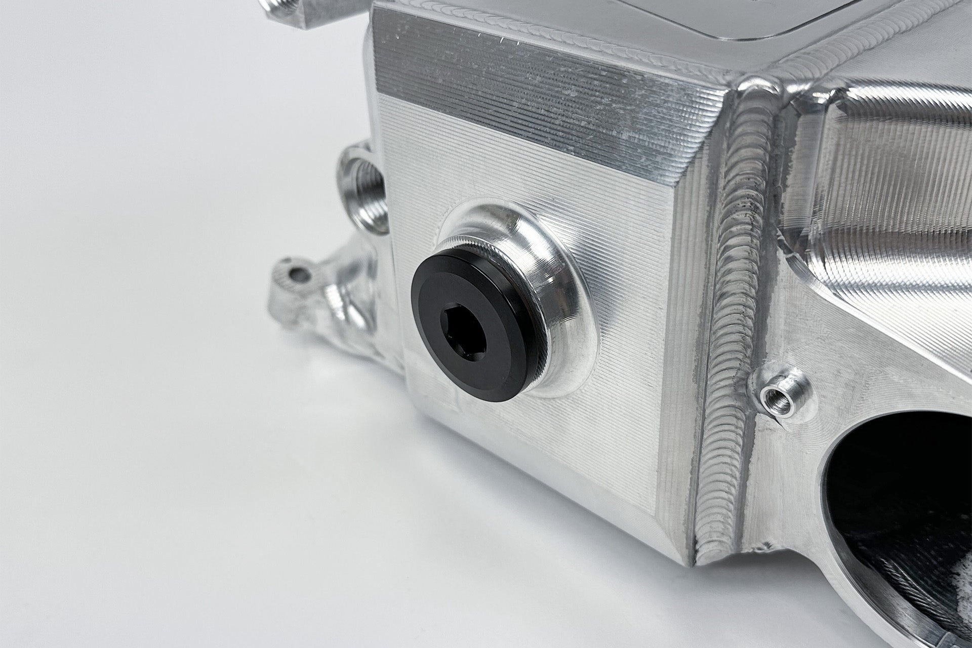 CSF Kolektor Intercoolera BMW, INEOS, Toyota 540i, 540i xDrive, 740i, 740i xDrive, 745e xDrive, 840i, 840i Gran Coupe, 840i xDrive, 840i xDrive Gran Coupe, GR Supra, Grenadier, Grenadier Quartermaster, M240i, M240i xDrive, M340i, M340i xDrive, M440i, M440i Gran Coupe, M440i xDrive, M440i xDrive Gran Coupe, X3, X4, X5, X6, X7, Z4 - zdjęcie 2