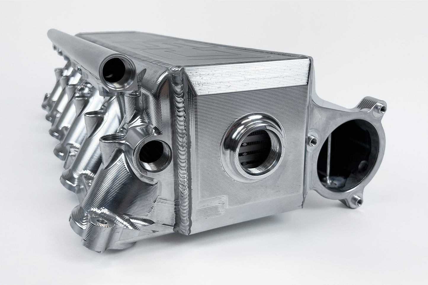 CSF Kolektor Intercoolera BMW, INEOS, Toyota 540i, 540i xDrive, 740i, 740i xDrive, 745e xDrive, 840i, 840i Gran Coupe, 840i xDrive, 840i xDrive Gran Coupe, GR Supra, Grenadier, Grenadier Quartermaster, M240i, M240i xDrive, M340i, M340i xDrive, M440i, M440i Gran Coupe, M440i xDrive, M440i xDrive Gran Coupe, X3, X4, X5, X6, X7, Z4 - zdjęcie 4
