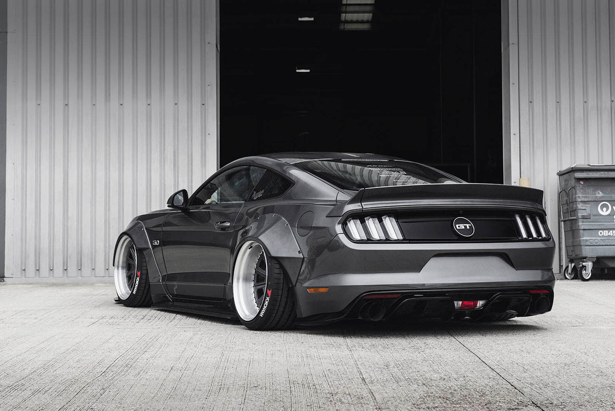 Ford Mustang (S550) – bodykit widebody LB-WORKS FRP Liberty Walk – zdjęcie 3