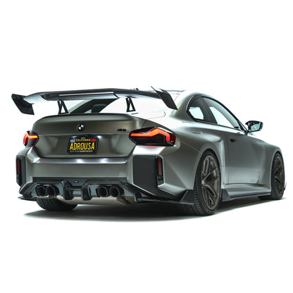 BMW G87 M2 – skrzydło Swan Neck AT-R3 z płaskimi końcówkami carbon pre-preg ADRO
