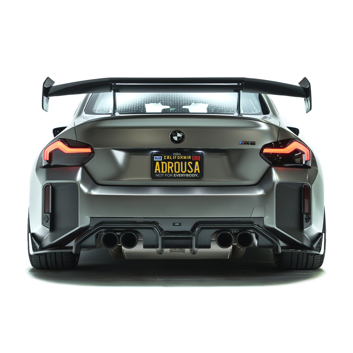BMW G87 M2 – skrzydło Swan Neck AT-R3 z płaskimi końcówkami carbon pre-preg ADRO