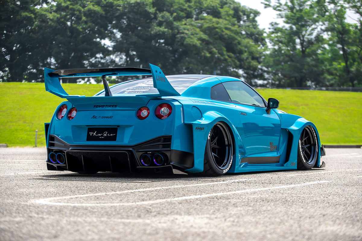 Nissan GT-R R35 – bodykit widebody LB-Silhouette WORKS V2 FRP + carbon Liberty Walk – zdjęcie 1