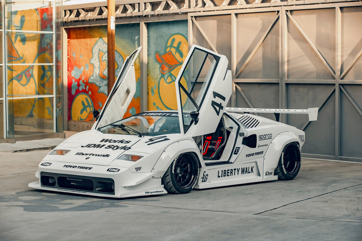 Lamborghini Countach – bodykit widebody LB-WORKS Liberty Walk – zdjęcie 1